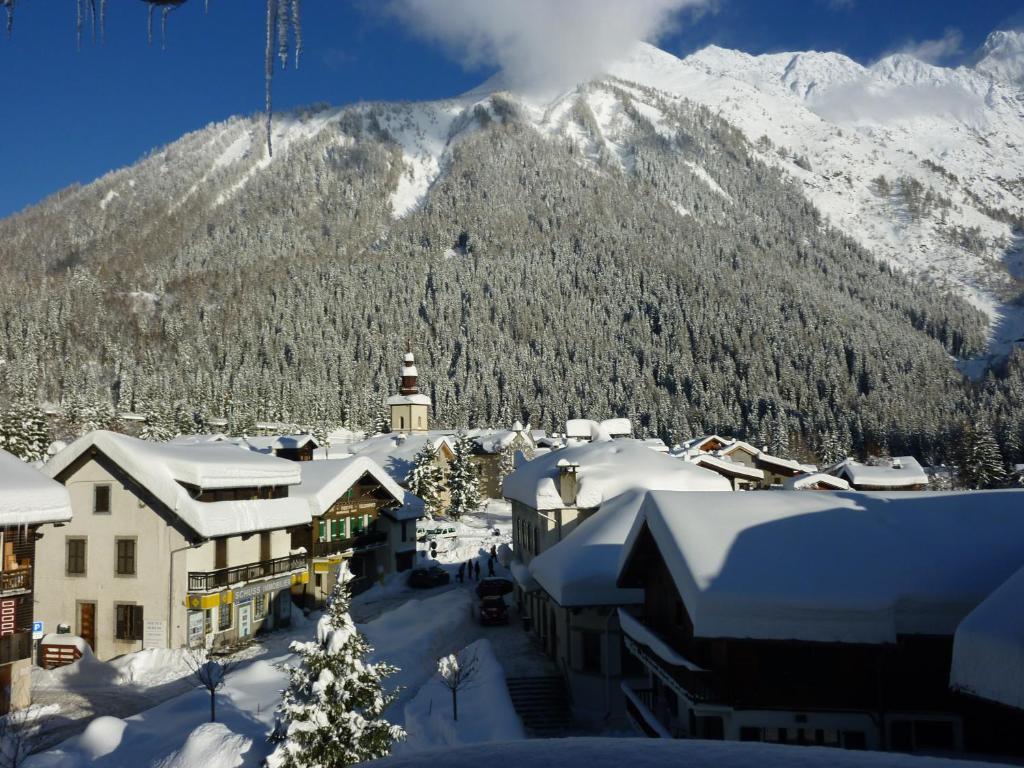 Hotel Restaurant La Couronne Chamonix Rum bild
