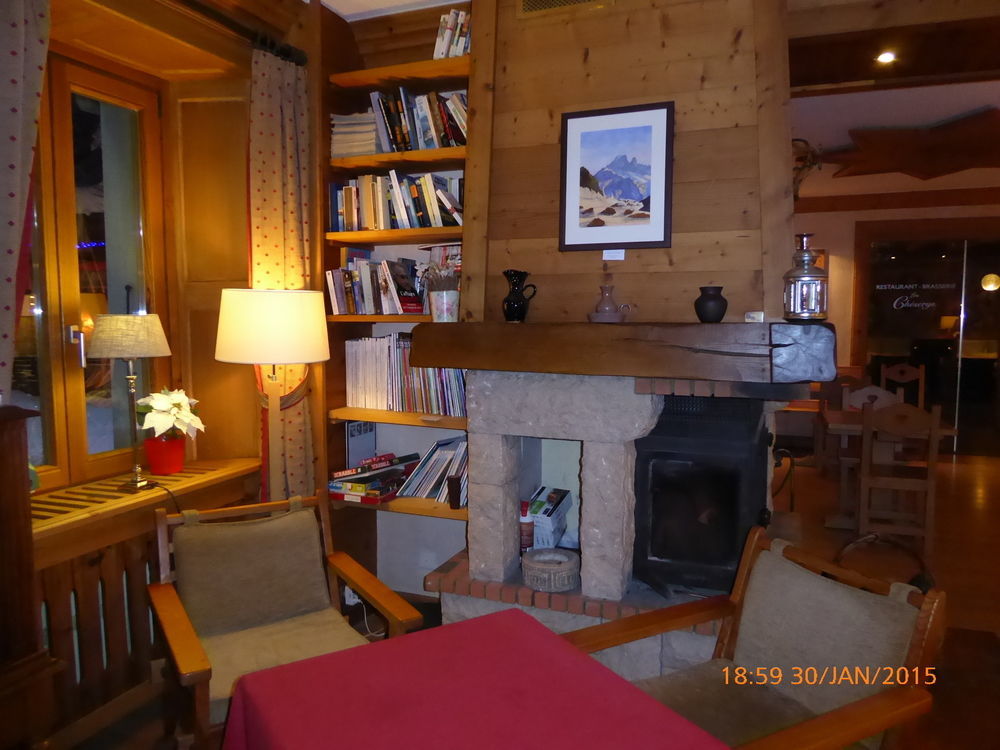 Hotel Restaurant La Couronne Chamonix Exteriör bild