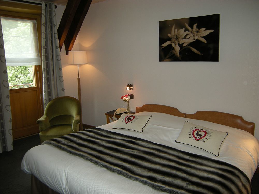 Hotel Restaurant La Couronne Chamonix Exteriör bild