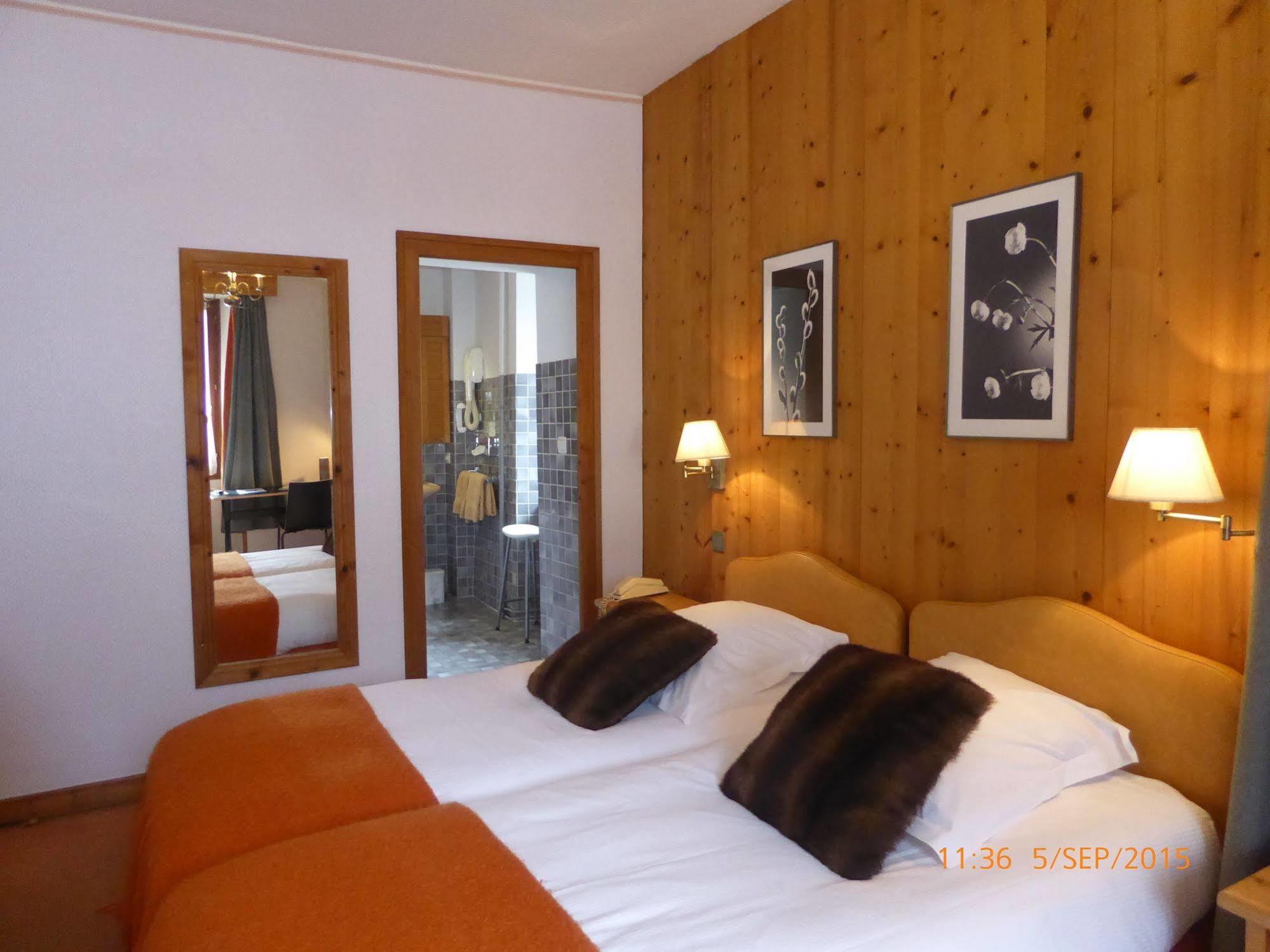 Hotel Restaurant La Couronne Chamonix Exteriör bild