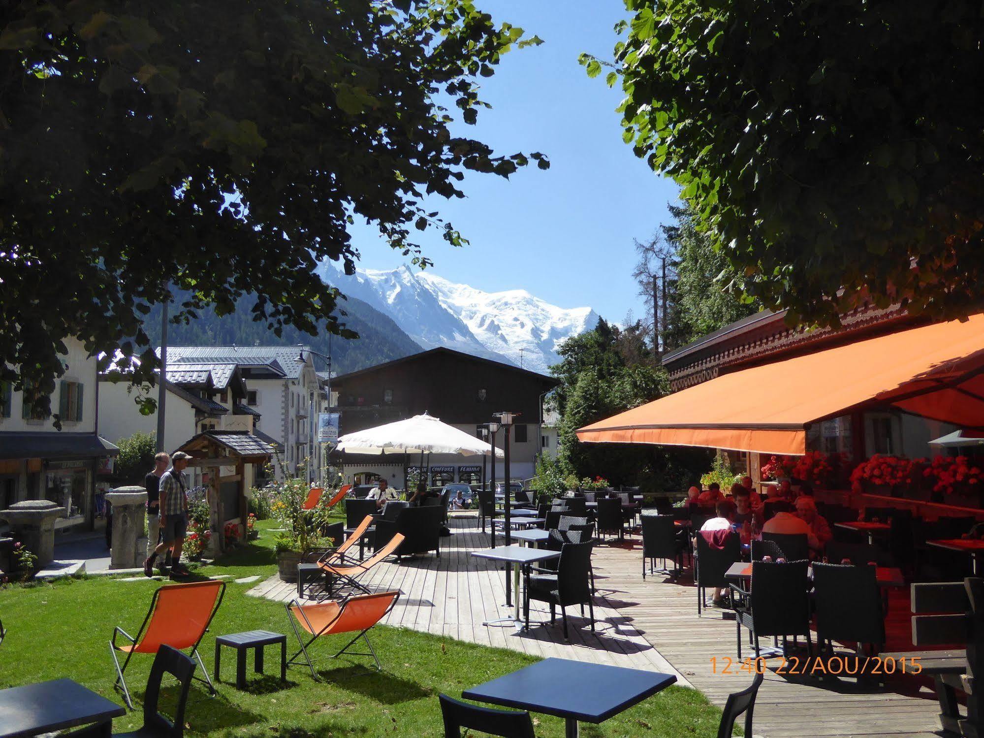Hotel Restaurant La Couronne Chamonix Exteriör bild