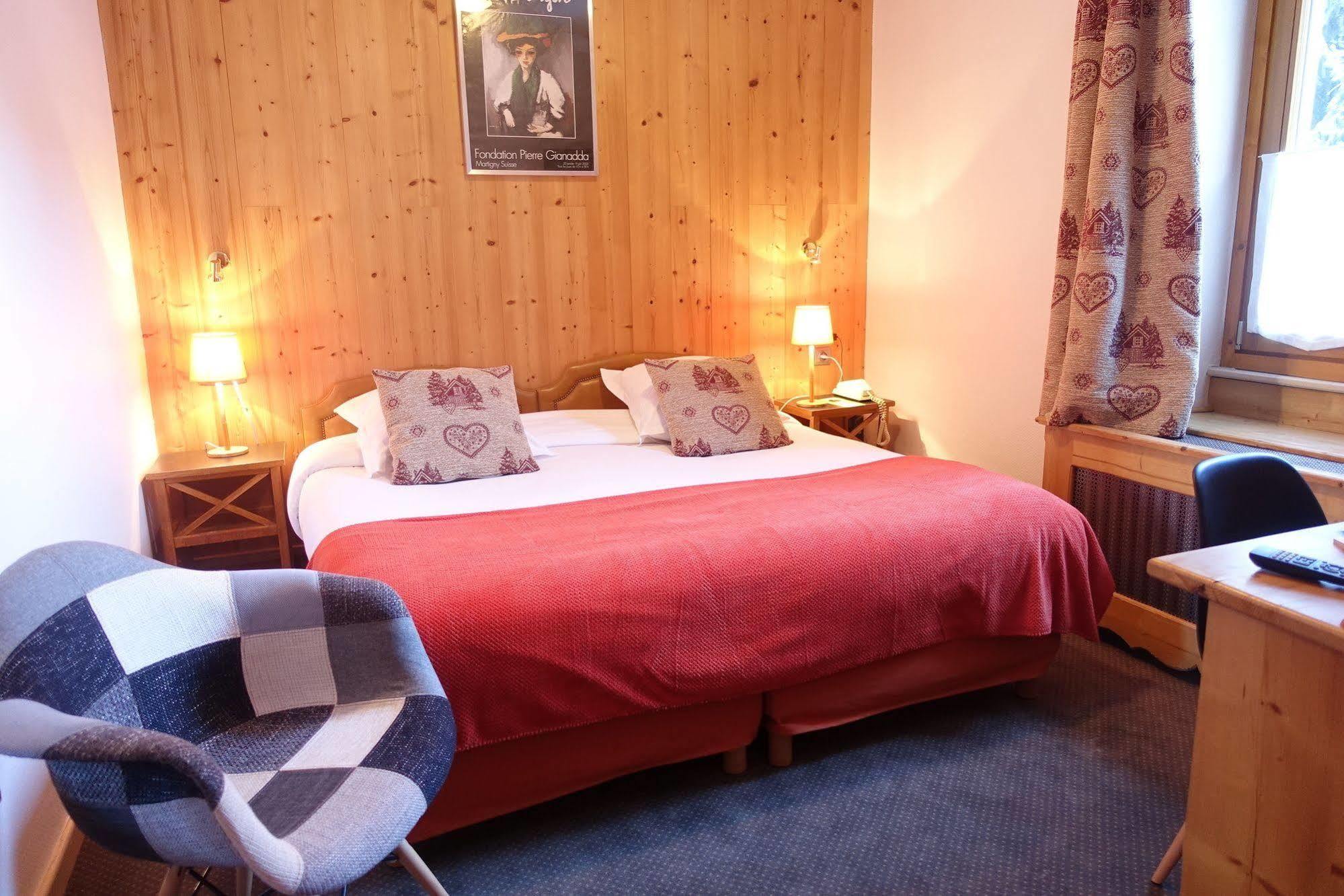 Hotel Restaurant La Couronne Chamonix Exteriör bild